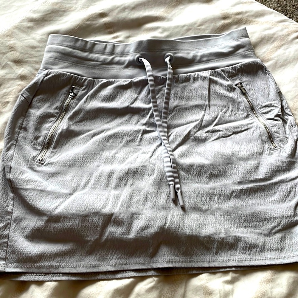 Gray Athleta Trekie Skort Size 4